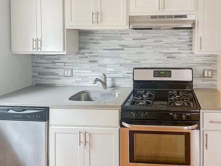 847 W. Wellington — Photo 25