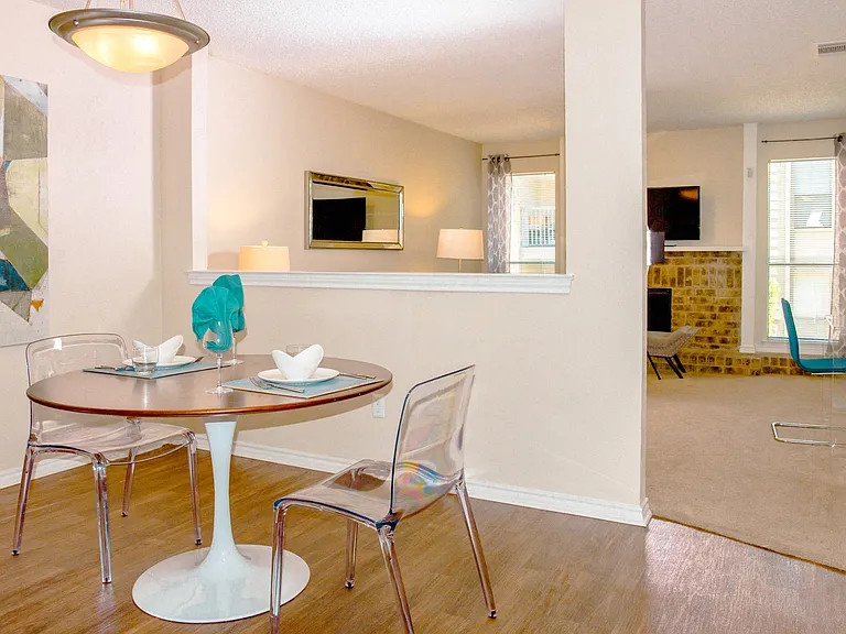 Chisholm Place — Photo 9