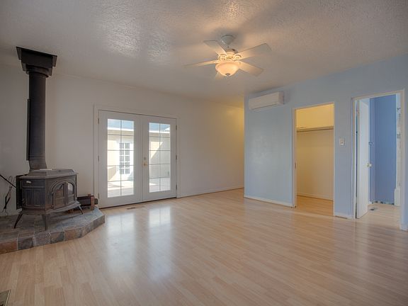 2nd image of 1508 San Carlos Dr SW