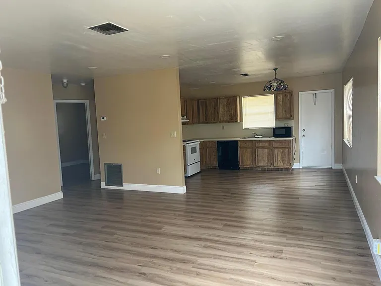 2314 Harding St #A — Photo 10