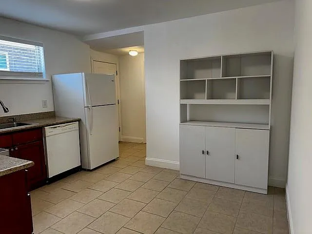 244 W Robert E Lee Blvd — Photo 8