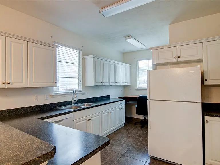 1563 NW 29th Rd #108 — Photo 4