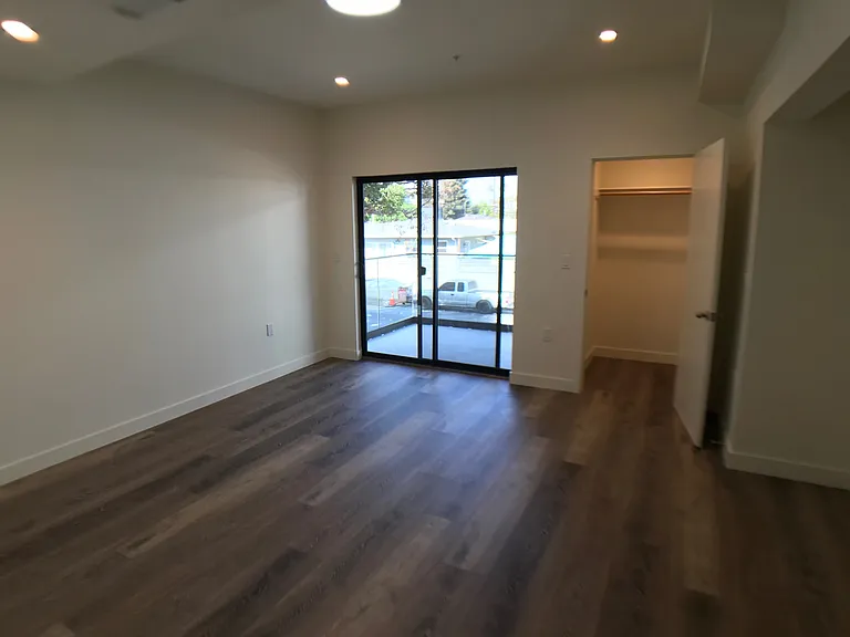 11940 Louise Ave #102 — Photo 10