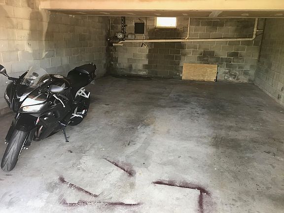 5th image of 7 Hillcrest Pl Unit 2