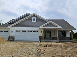 5552 Waters Bend Dr, Belvidere, IL 61008