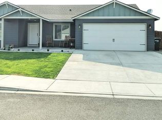 6106 Rocket Ln, Pasco, WA 99301