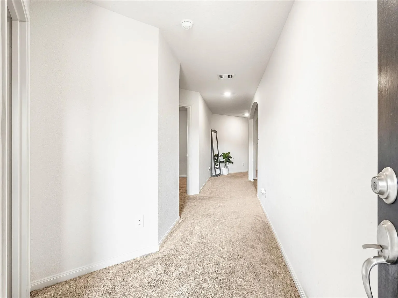 3 bed, 2.0 bath, 1432 sqft, $1,890 — Photo 4