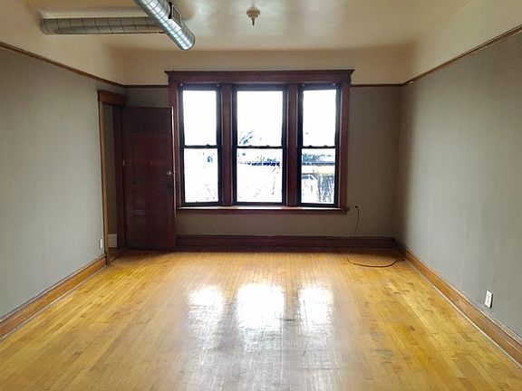 4th image of 2169 N Milwaukee Ave #3