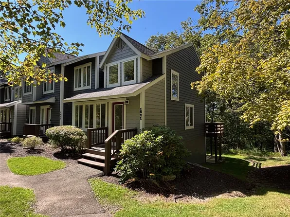 1821 Eagles Ridge Ter, Hidden Valley, PA 15502