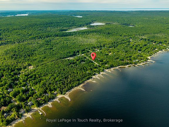 2nd image of 36 Seguin Cres