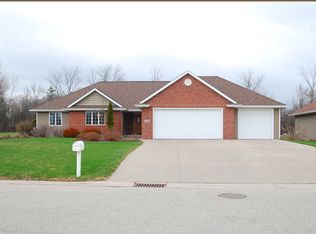 5500 W Cedar Crest Ct, Appleton, WI 54914