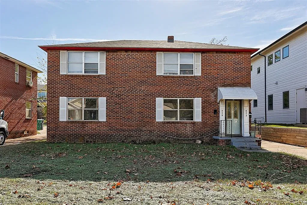 2 bed, 925 sqft, $1,200 — Photo 1