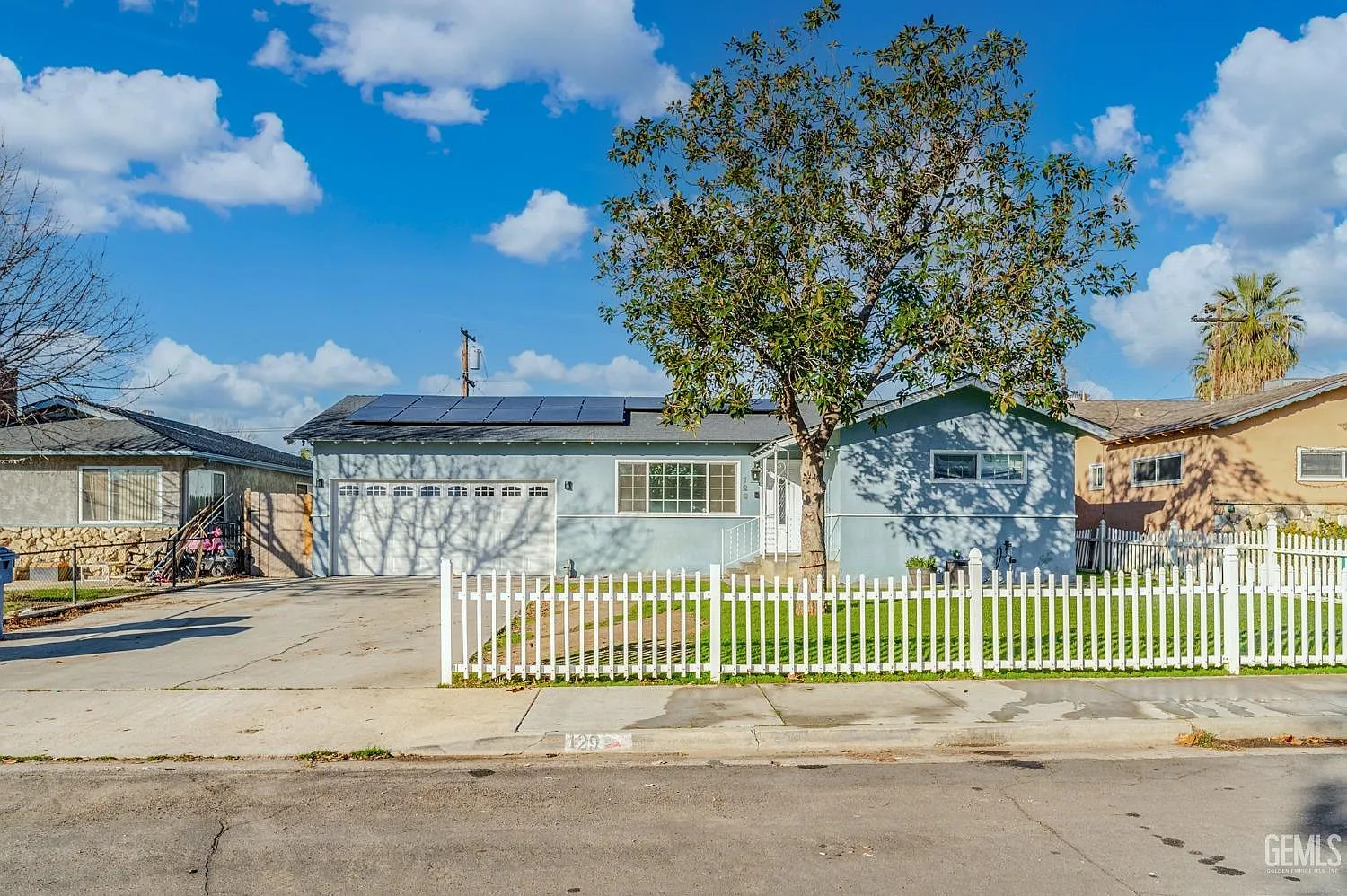 129 Regal St photo 1