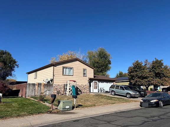 3rd image of 2211 Aspen Ave