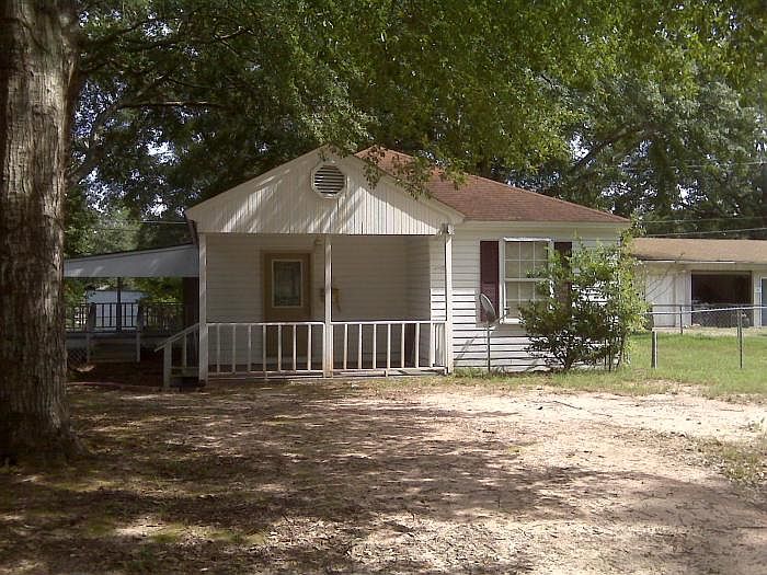 1st image of 803 Dennis Ave