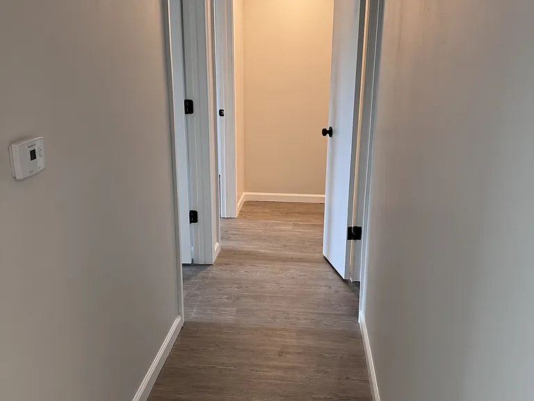 101 Surrey Ct #8 — Photo 3