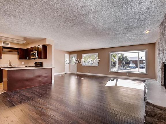 5th image of 801 Slayton Dr