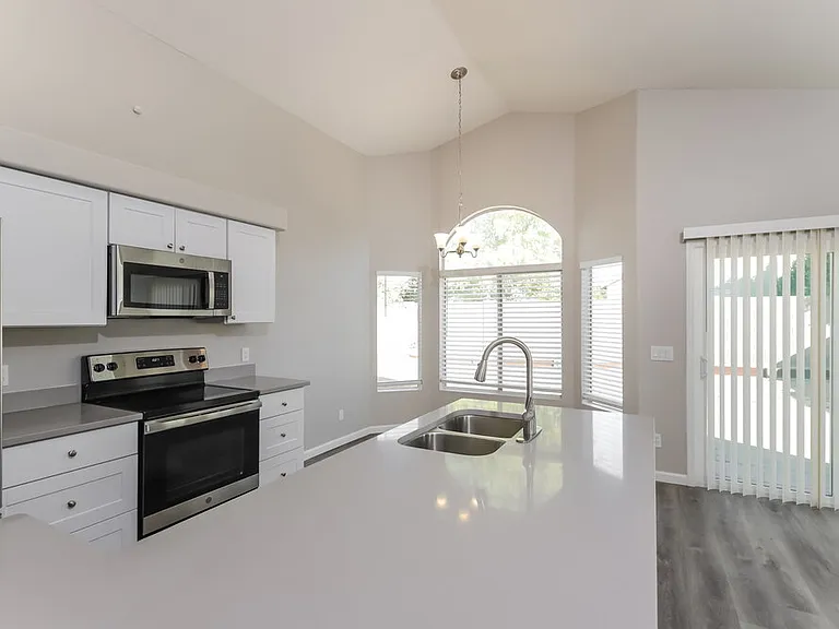 8338 W Bluefield Ave — Photo 6