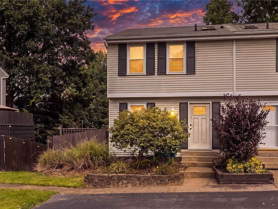 1st image of 322 Parkwood Dr