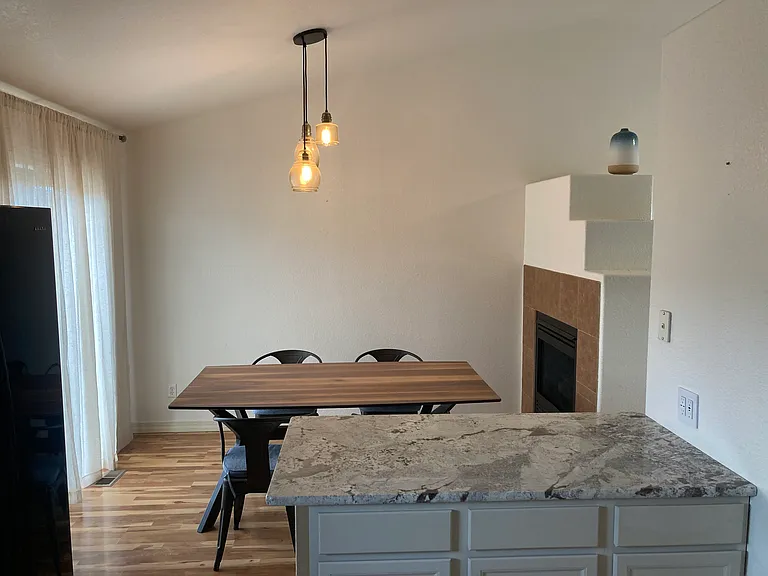 1272 Livingston Ave — Photo 3