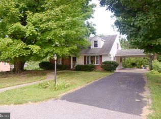 423 N Colonial Dr, Hagerstown, MD 21742