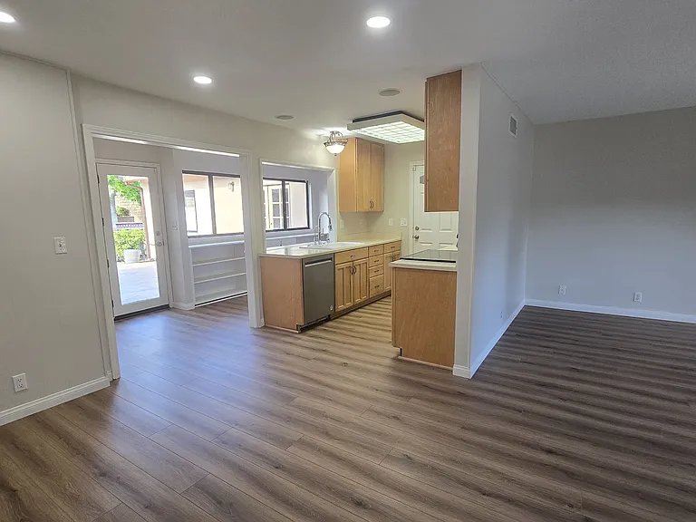3105 Lodgewood St — Photo 100
