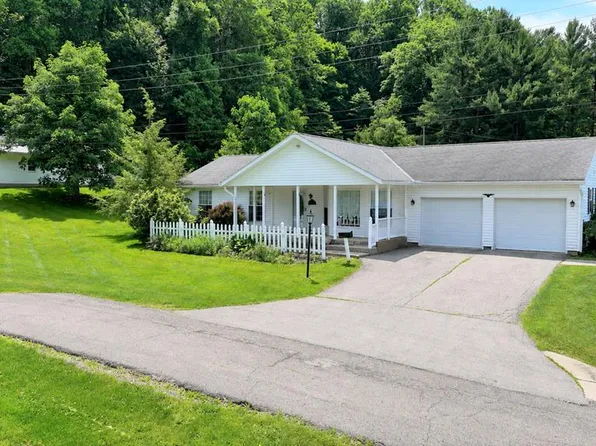 16 Charles Dr, Bellville, OH 44813