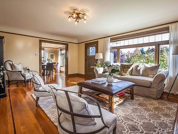Very spacious rooms with beautiful mahogany inlays in the hardwood floors.
