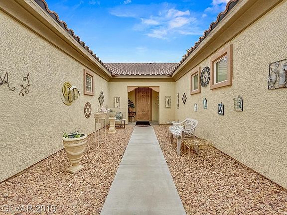 3rd image of 7595 Kenwood Hills Ct