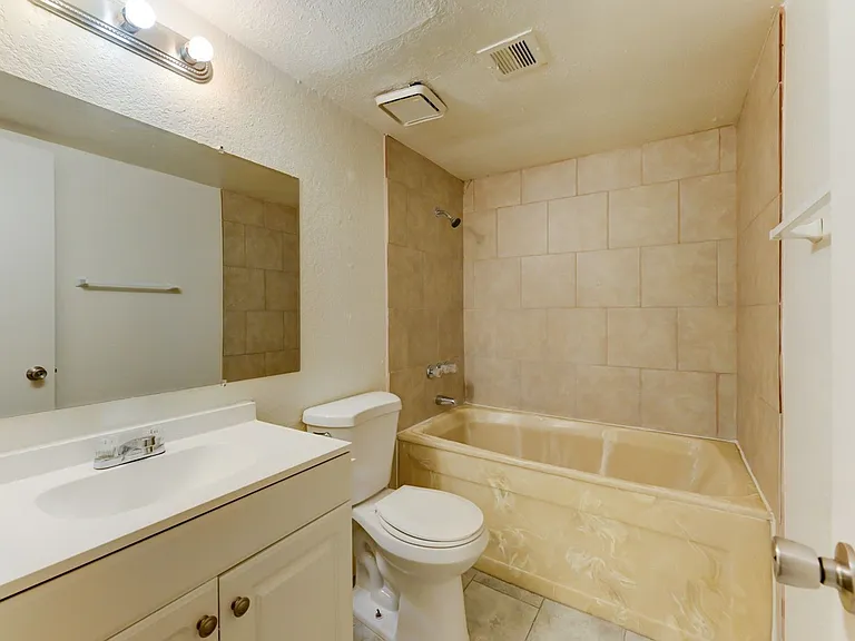 2125 Sun Ave #B — Photo 5