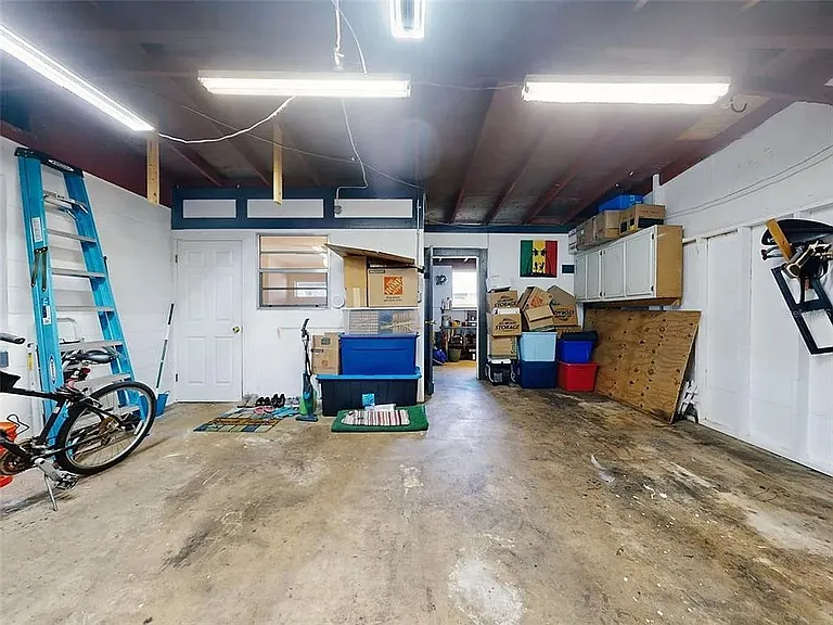 630 Olive St — Photo 25