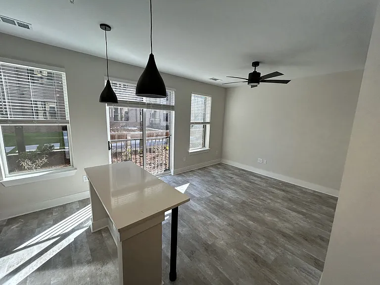 District at Riverside Apartments — Photo 73