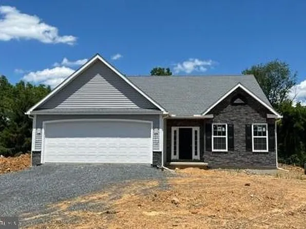 229 Marcello Cir #9, Wernersville, PA 19565