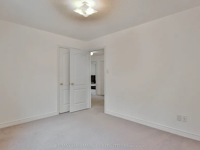 15 Briarglen Rd — Photo 33