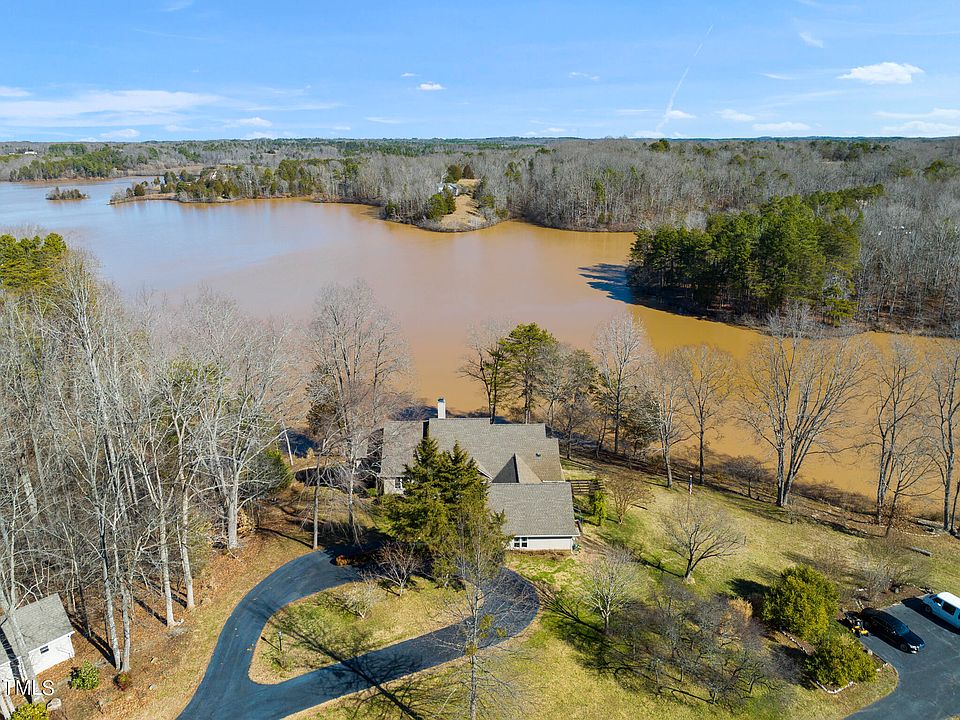 1st image of 420 Lake Pointe Dr