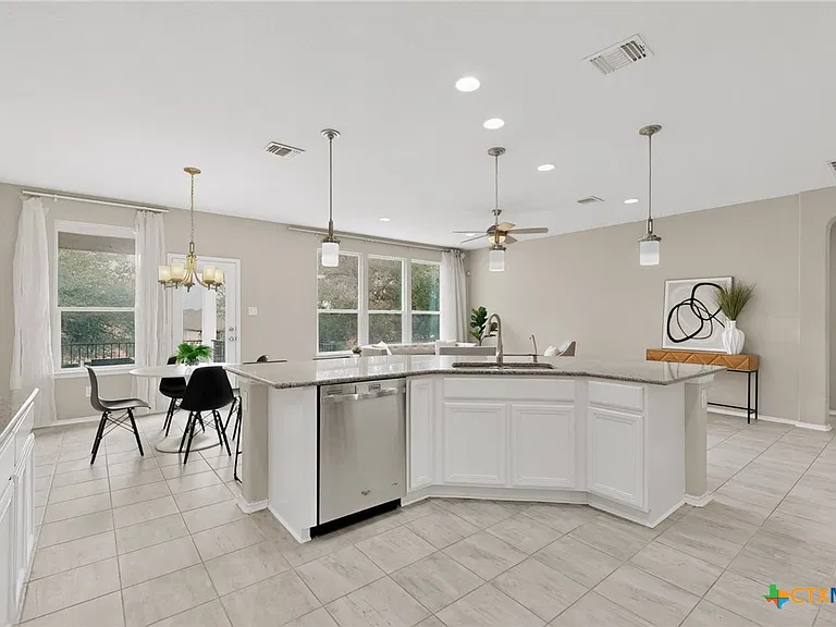 429 Sheepshank Dr — Photo 14