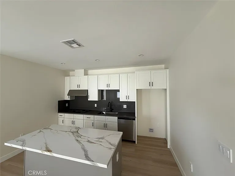 8605 Delco Ave #8605 — Photo 13