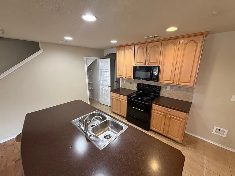 1139 Landon Ln — Photo 47