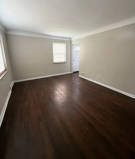 3 bed, 930 sqft, $1,595 — Photo 3
