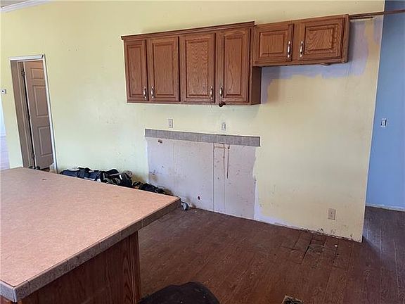 5th image of 199 Landen Ln