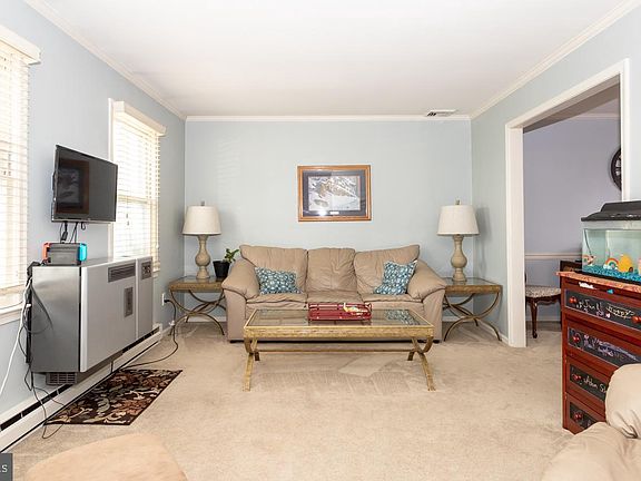 4th image of 27 Woodbrooke Dr