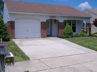 35 Stratford Rd, Southampton, NJ 08088