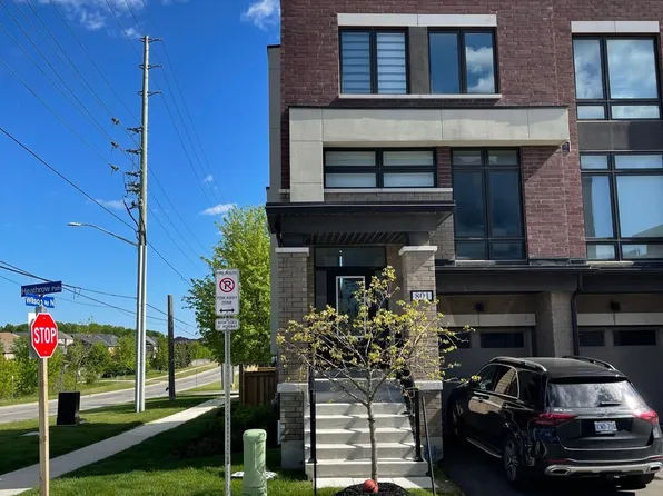 801 Heathrow Path, Oshawa, ON L1K 0P5