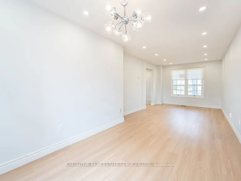 11 Upland Dr #UPPER — Photo 12