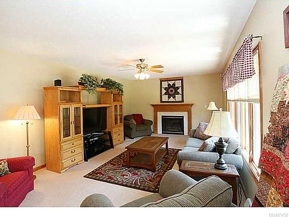 3rd image of 48 Sunset Creek Dr