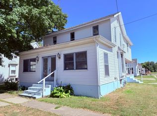 402 N Madison St, Clinton, IL 61727