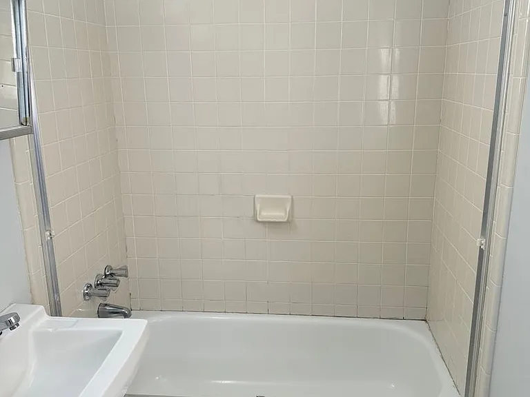 284 Bloomfield St — Photo 34