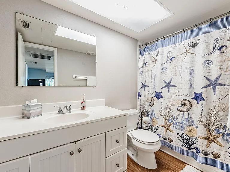 208 S Canal St #208 — Photo 6