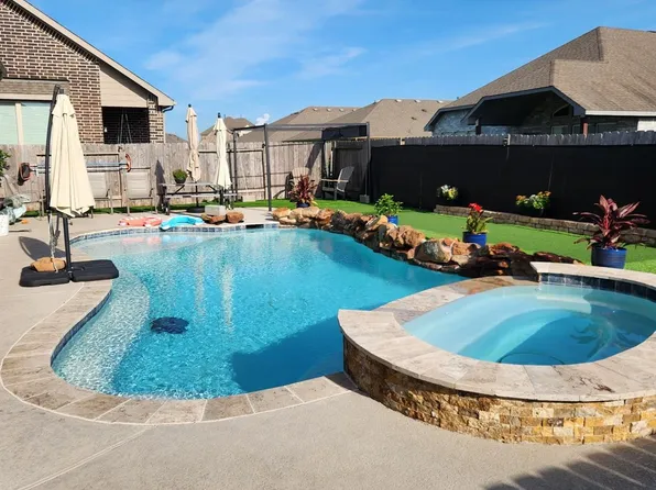 2609 Matterhorn Mist Dr, Iowa Colony, TX 77583