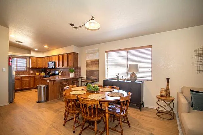 3 bed, 1378 sqft, $1,775 — Photo 3